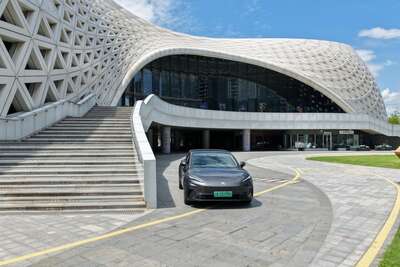 hz/汽车拍摄/几何水岸车场1